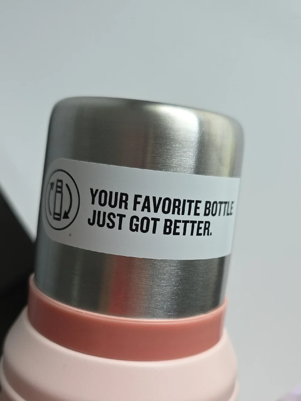 Stanley The Legendary Classic Bottle - Soft Pink with Stainless Accents 1QT - Picture 4 of 8